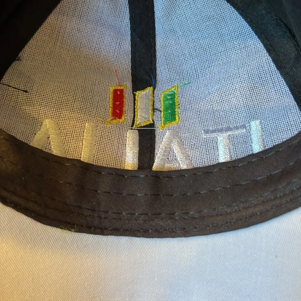 Cap Men’s Italia Design Black&White embroidered adjustable back